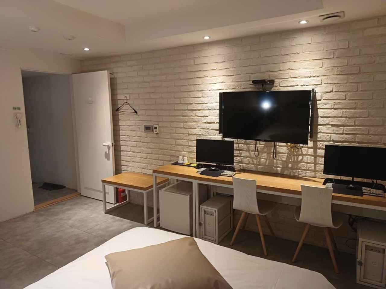 Kōyō Hotel Yaja Hwajeong Station מראה חיצוני תמונה